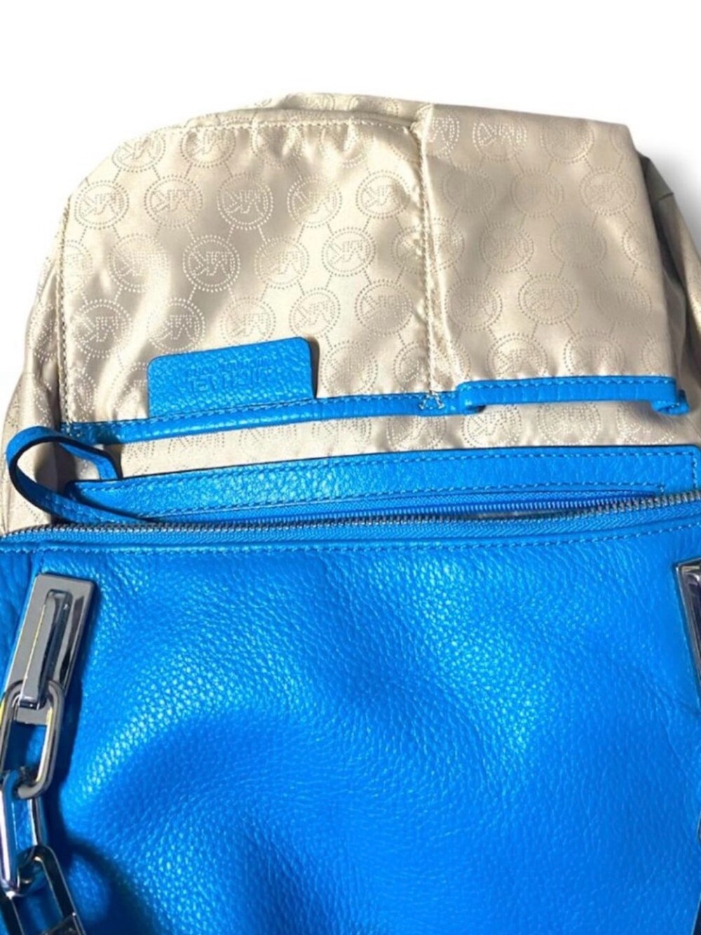 Michael Kors Brooke Medium Leather Shoulder Bag (No CallI Outs) - Picture 2 of 4